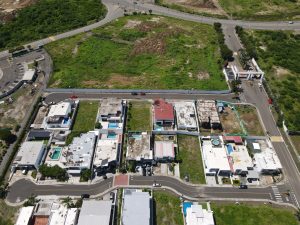 Terreno con acceso a la playa en Urb. Marina Blue - Manta